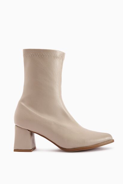 Kadın Sivri Burun Orta Boy Topuklu Cilt 