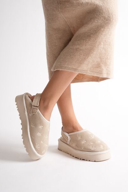 Içı Kürklü Nakişli Ultra Mini Süet Kışlık Taban Bot & Bootie 